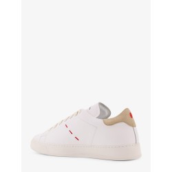 Leather sneakers with iconic stitching