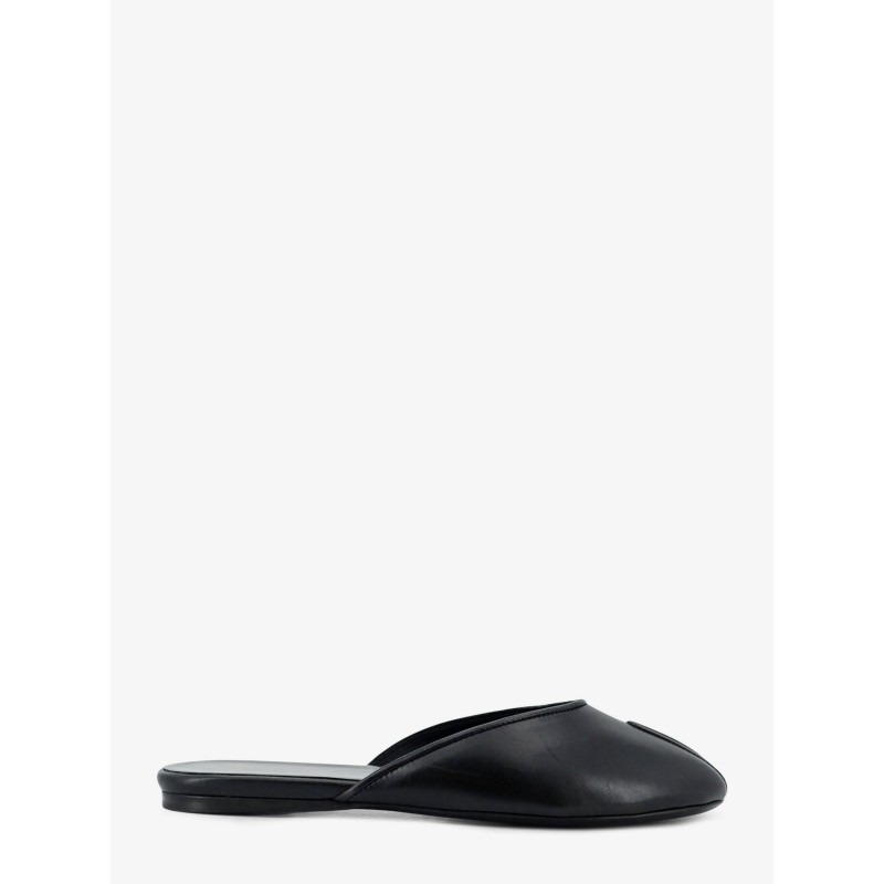 Date Flat leather sandals