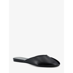 Date Flat leather sandals