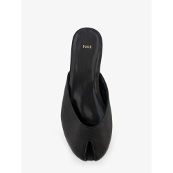 Date Flat leather sandals
