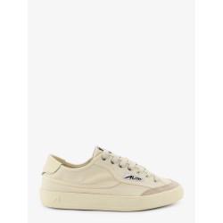 Windscape canvas sneakers with side logo label