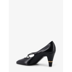 Criss-Cross Medallion leather pumps