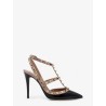 Rockstud patent leather pumps with iconic studs