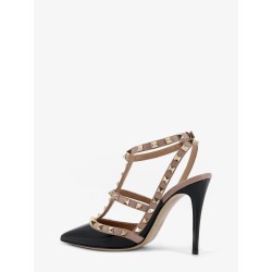 Rockstud patent leather pumps with iconic studs