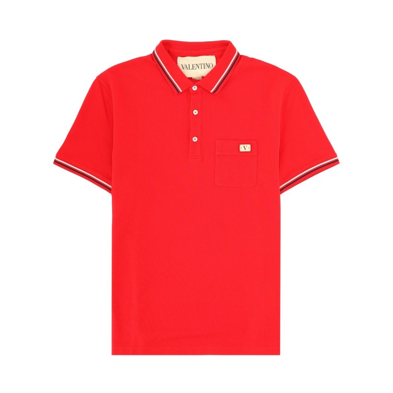 POLO CON PATCH LOGO