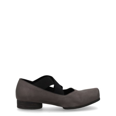 BALLERINA IN PELLE