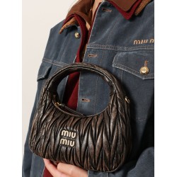 Wander quilted leather crossbody bag with a vintage effect