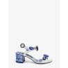 Patent leather sandals with Maiolica print