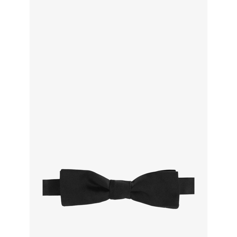 Silk bow tie