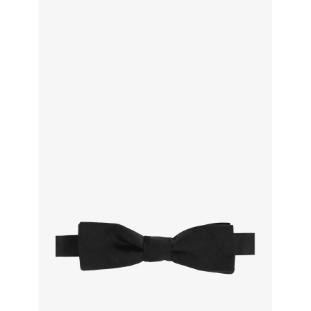 Silk bow tie