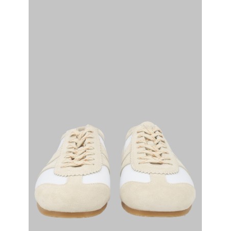 SNEAKER IN PELLE CON DETTAGLI IN SUEDE