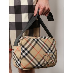 Essential nylon crossbody bag