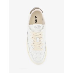 Medalist leather sneakers