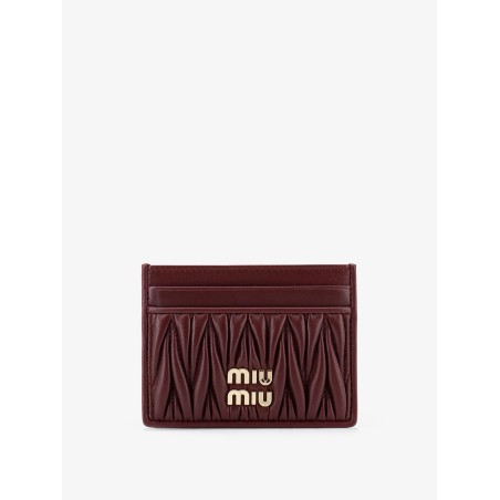 Matelassé leather card holder with metal lettering logo