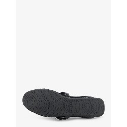 Flat mesh sandals