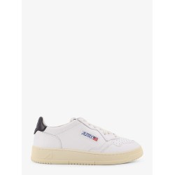 Medalist Low leather sneakers with side logo