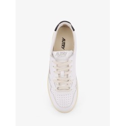 Medalist Low leather sneakers with side logo