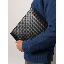 Avenue leather document case with Intrecciato motif