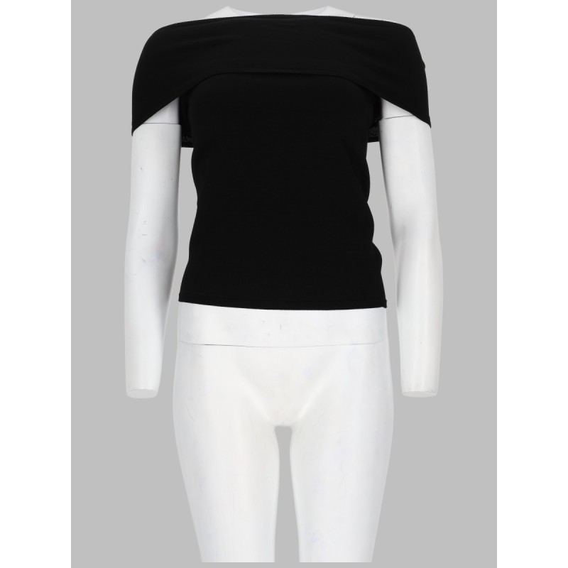 neckline detail top