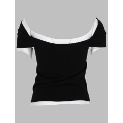 neckline detail top