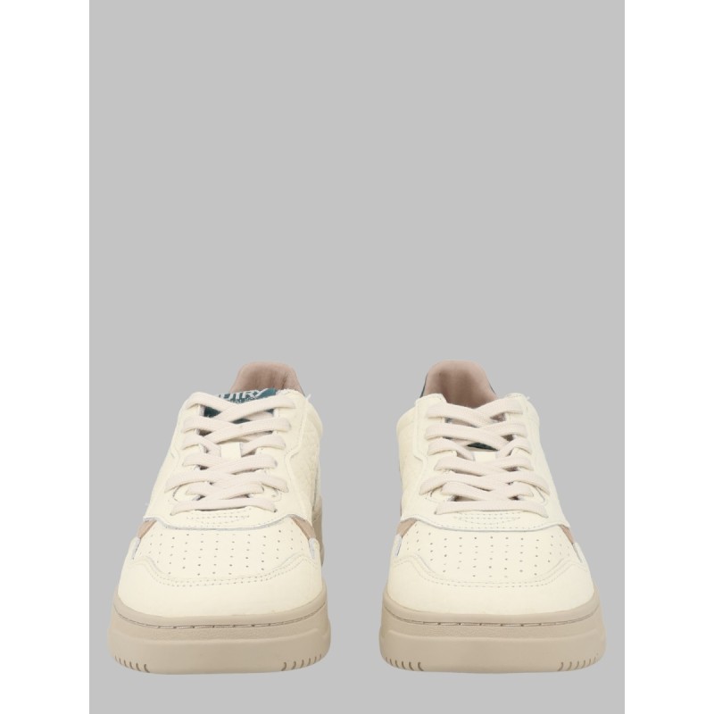 SNEAKER "MEDALIST LOW"