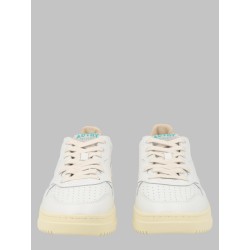 SNEAKER "MEDALIST LOW"