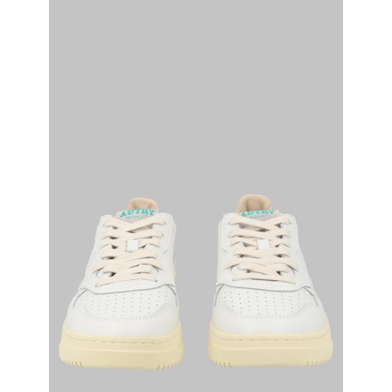 SNEAKER "MEDALIST LOW"
