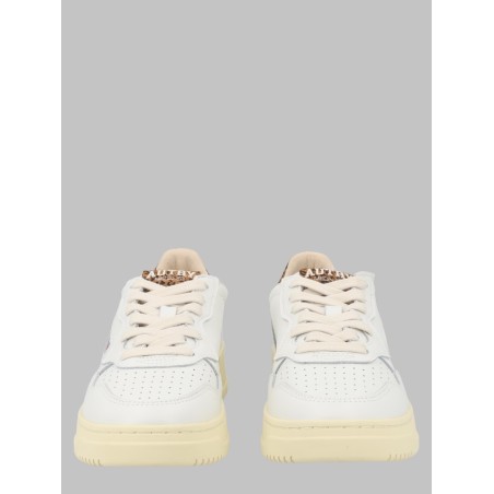 SNEAKER "MEDALIST LOW"