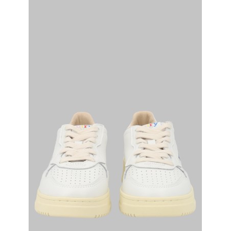 SNEAKER "MEDALIST LOW"