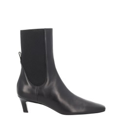 HEELED BOOT