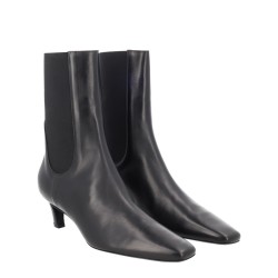 HEELED BOOT