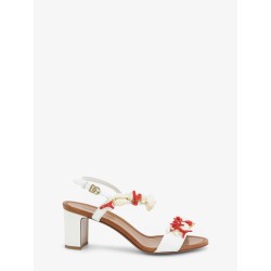 Leather sandals with sea coral details