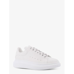 Low-top leather sneakers