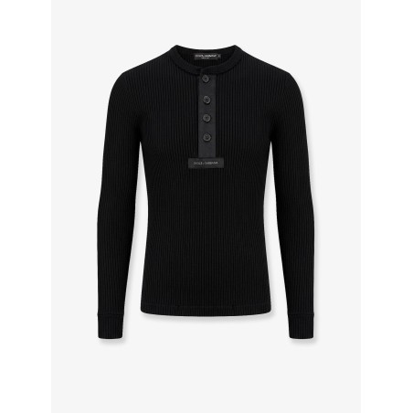 Ribbed cotton sweater with metal logo on the front