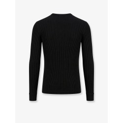 Ribbed cotton sweater with metal logo on the front