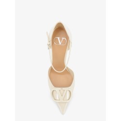 D'Orsay patent pumps with VLogo Signature