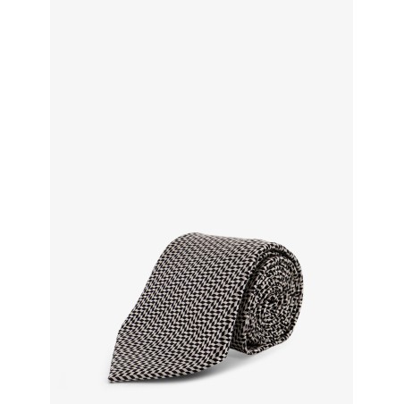 Silk tie