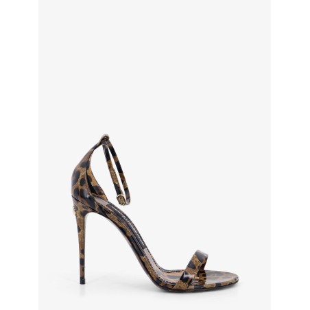 Leather sandals with leo print