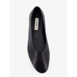 Leather ballerinas