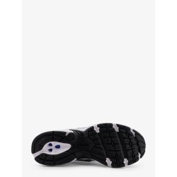 740 mesh sneakers with iconic contrasting side logo