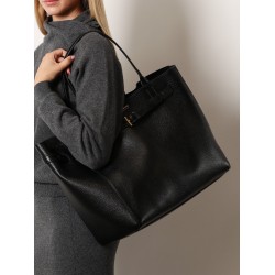 Leather shoulder bag with logo