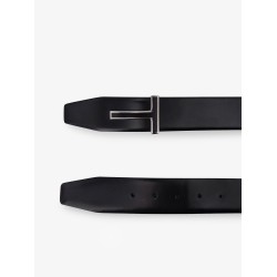 Leather belt with enameled logo