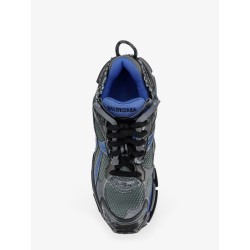 Runner sneakers in mesh with contrasting inserts