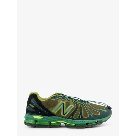 U18907 mesh sneakers with iconic side logo