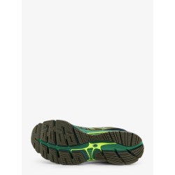 U18907 mesh sneakers with iconic side logo