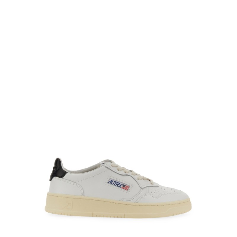 SNEAKER MEDALIST LOW