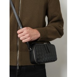 Leather clutch bag with Intrecciato motif