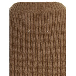 V-neck vest