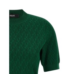 V-pattern T-shirt
