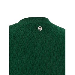 V-pattern T-shirt